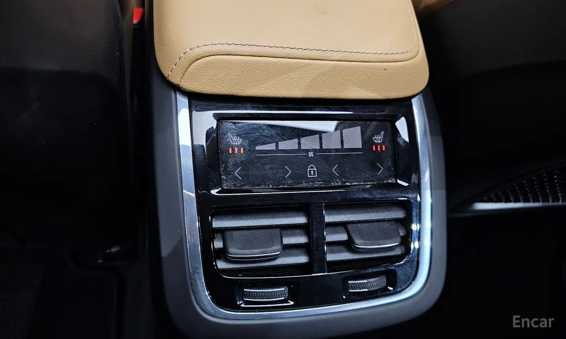 Фото 17 - Volvo V60