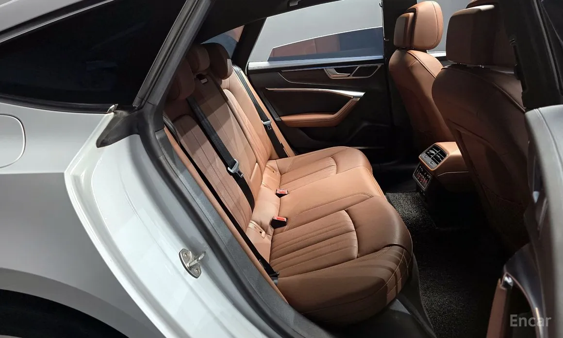 Фото 12 - Audi A7