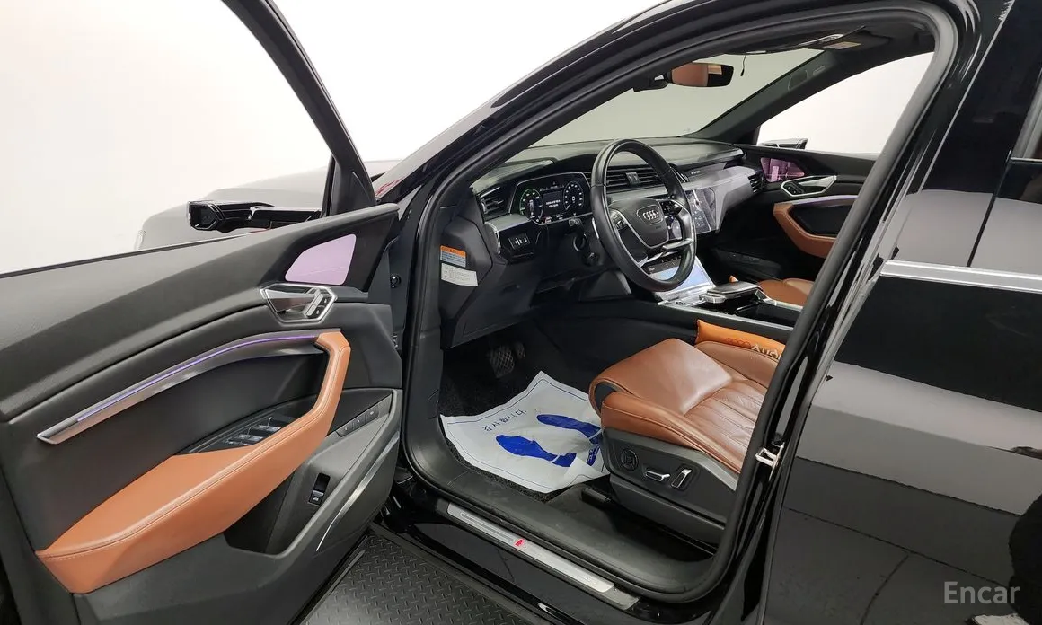 Фото 10 - Audi e-tron