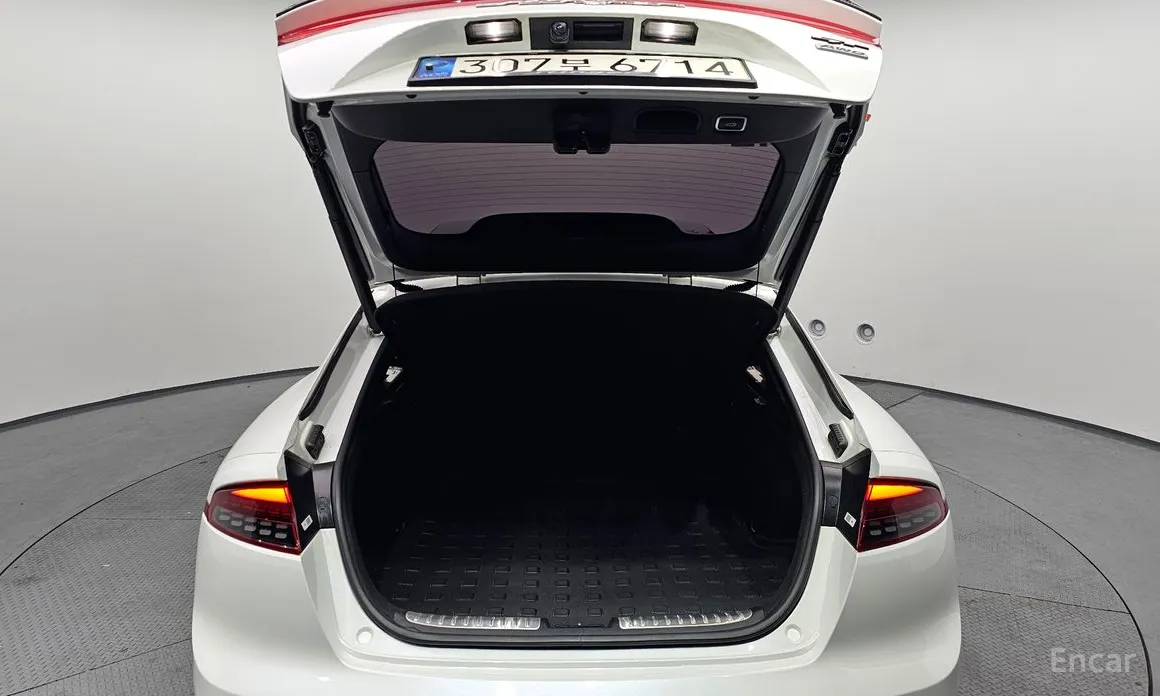 Фото 20 - Kia Stinger