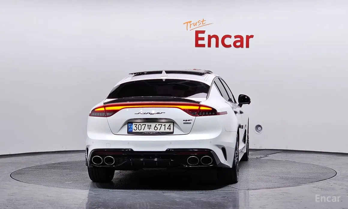 Фото 4 - Kia Stinger