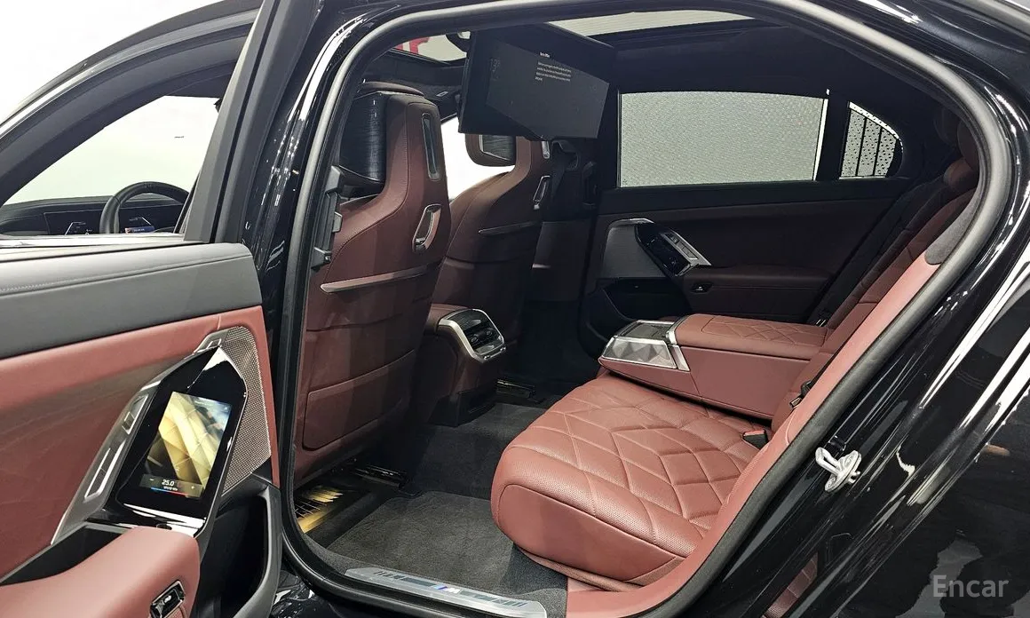 Фото 11 - BMW 7 Series