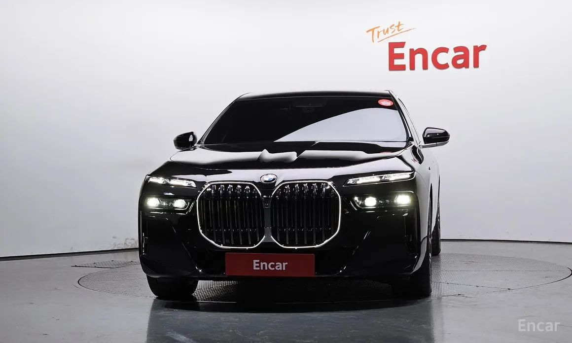 Фото 3 - BMW 7 Series