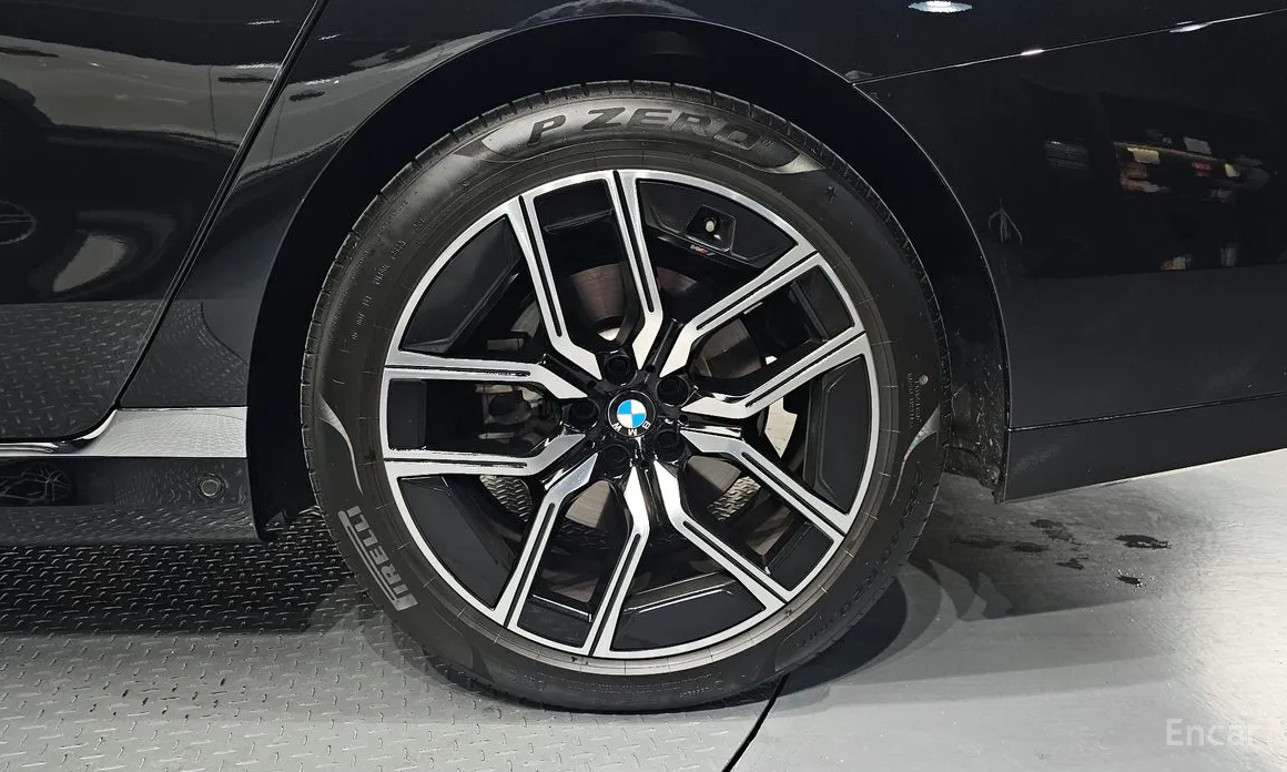 Фото 5 - BMW 7 Series