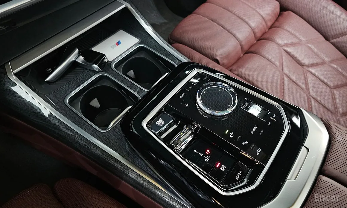 Фото 9 - BMW 7 Series