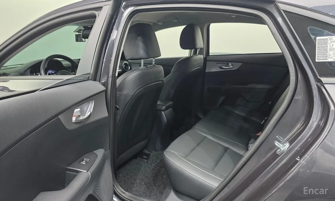 Фото 18 - Kia K3