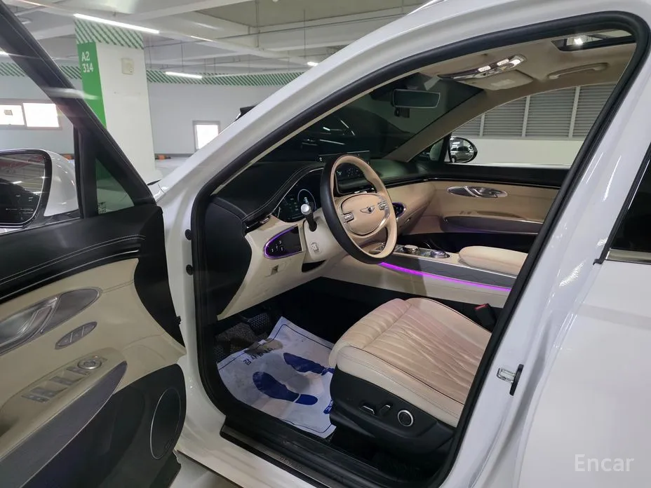 Photo 14 - Genesis GV70