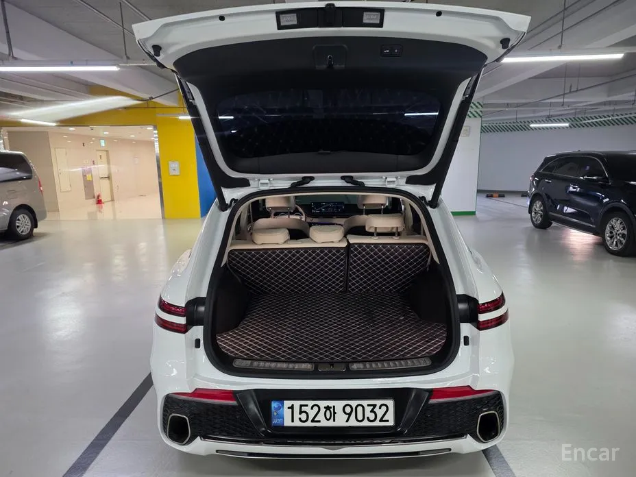 Photo 18 - Genesis GV70