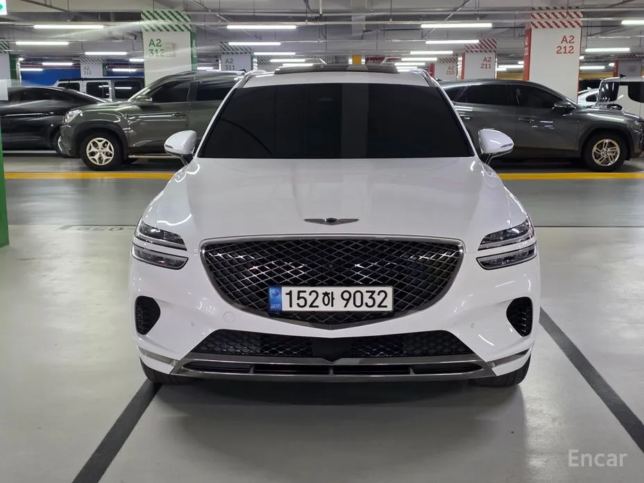 Photo 2 - Genesis GV70