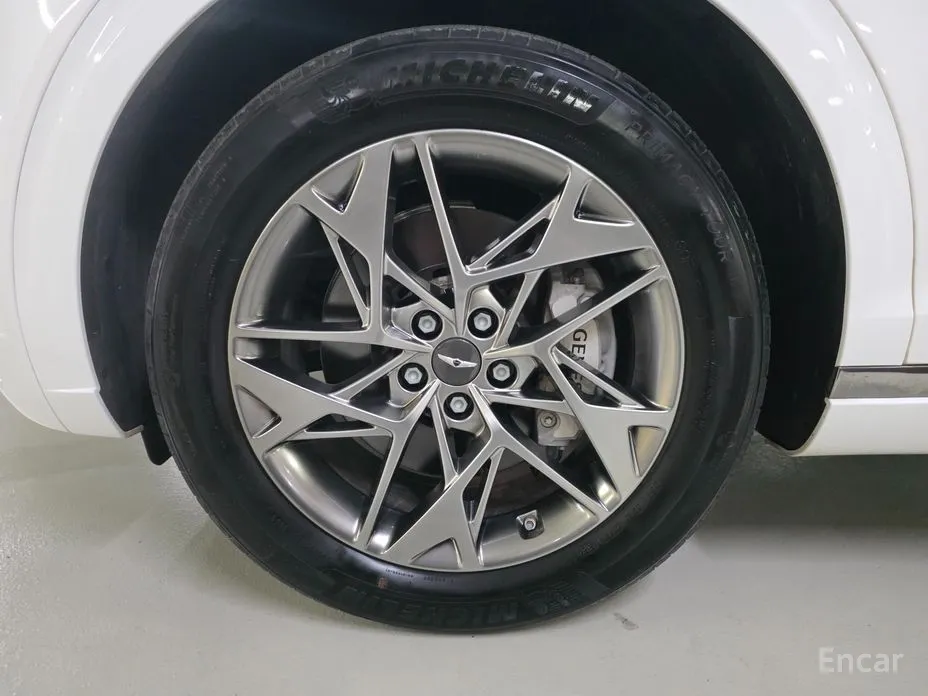 Photo 20 - Genesis GV70