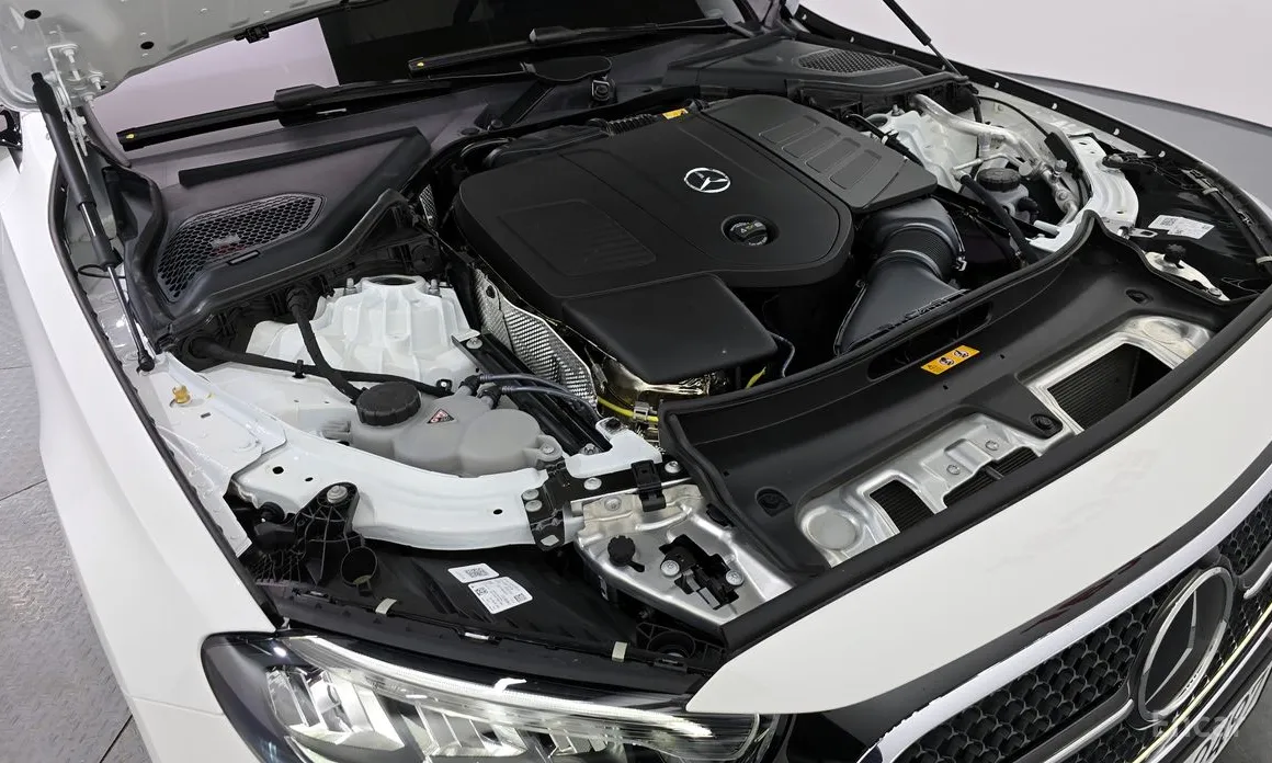 Фото 6 - Mercedes-Benz E-Class