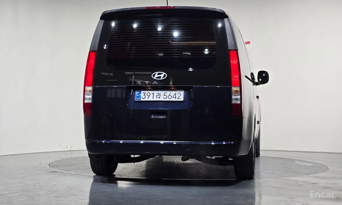 Фото 4 - Hyundai Staria