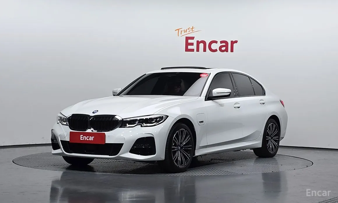 Photo 1 - BMW 3 Series