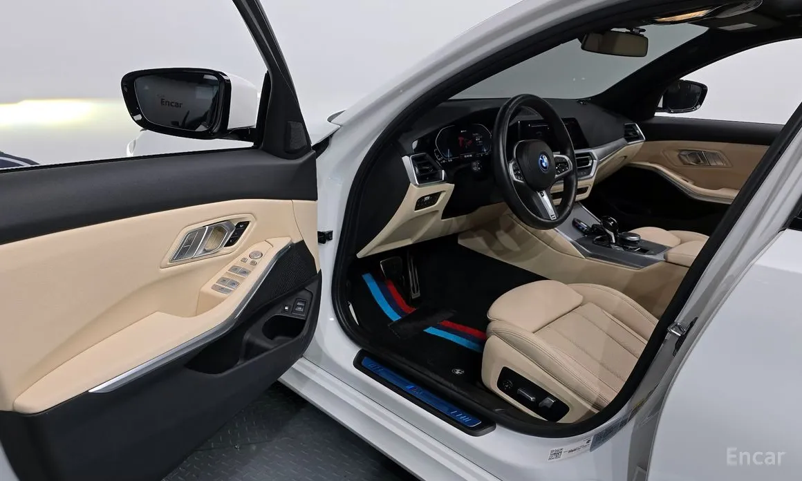 Photo 10 - BMW 3 Series