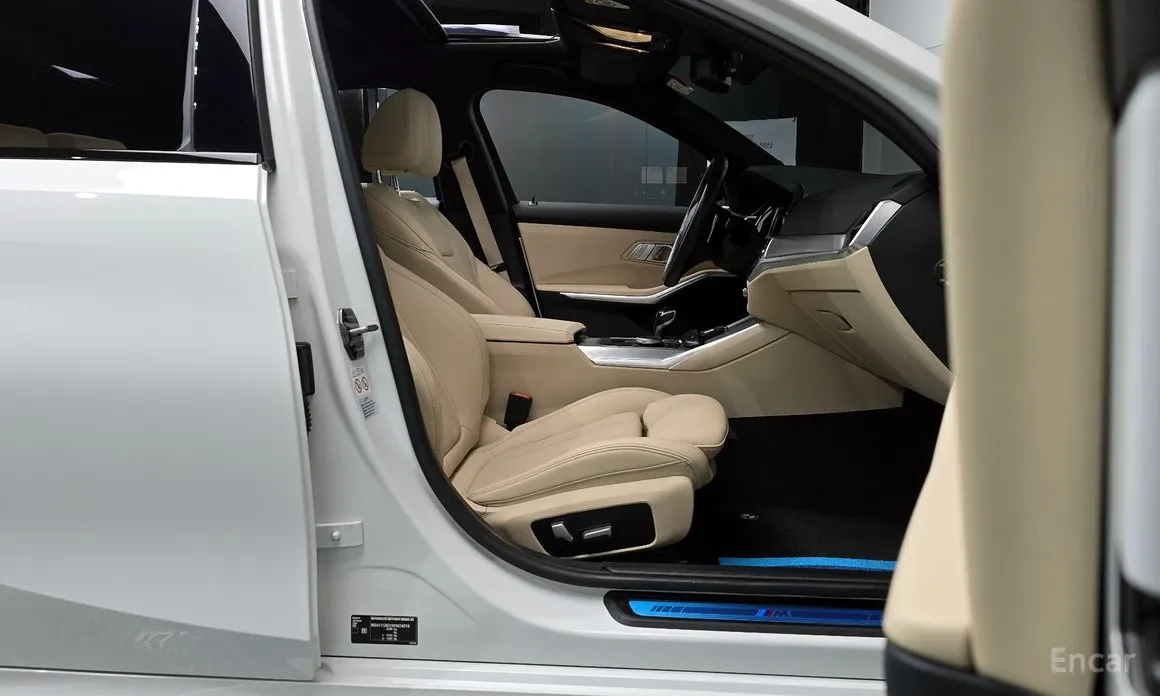 Photo 11 - BMW 3 Series