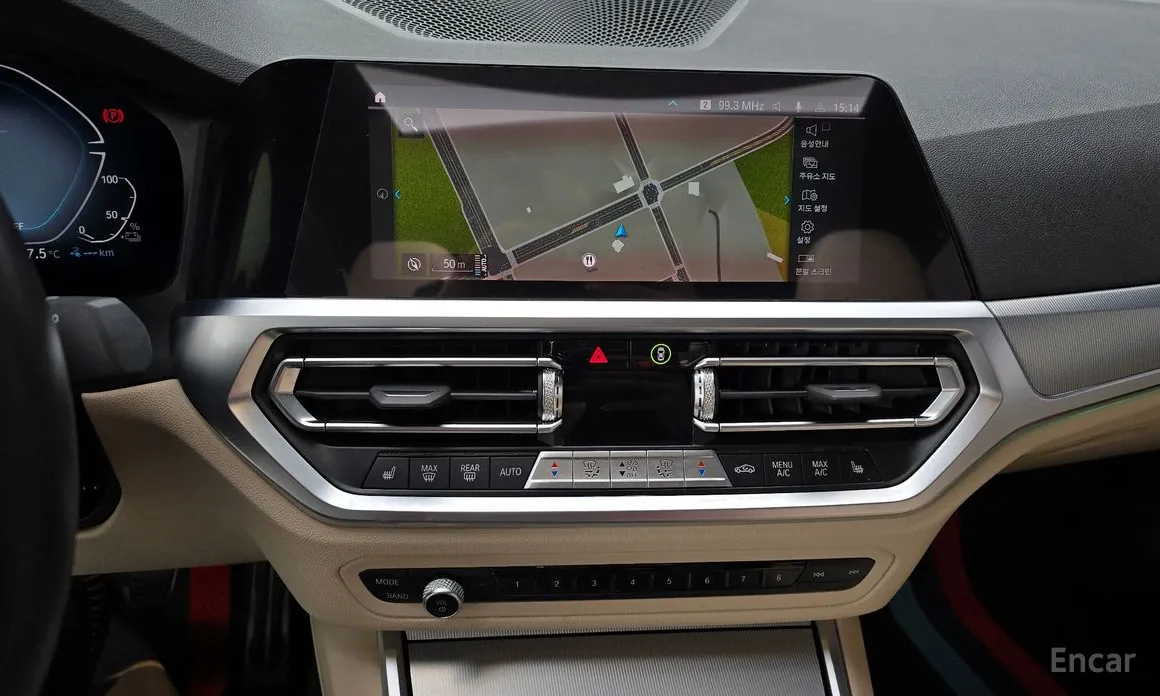 Photo 16 - BMW 3 Series