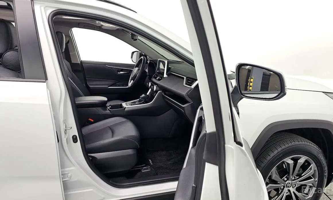 Фото 11 - Toyota RAV4