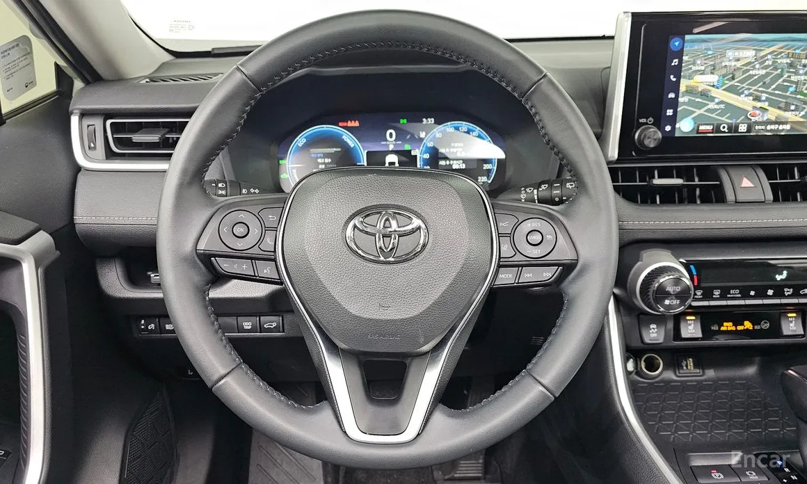 Фото 14 - Toyota RAV4