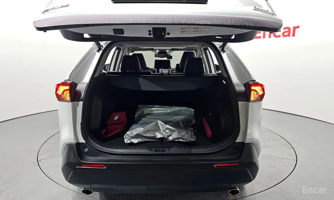 Фото 20 - Toyota RAV4