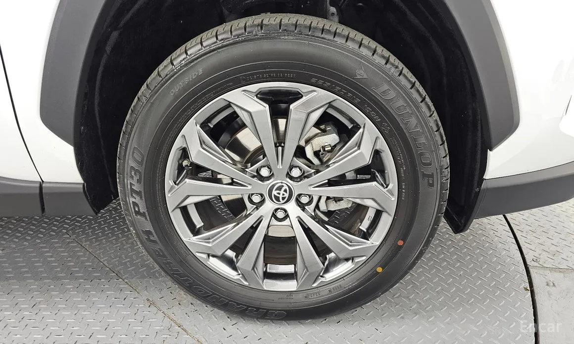 Фото 5 - Toyota RAV4