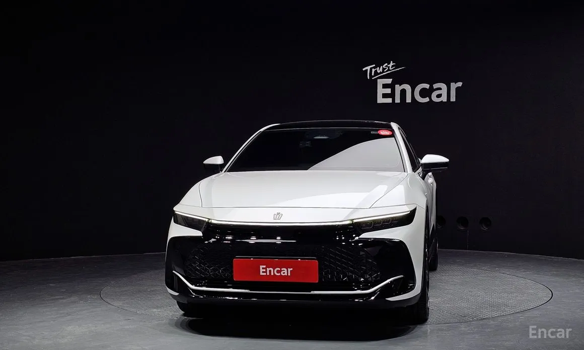 Фото 3 - Toyota Crown