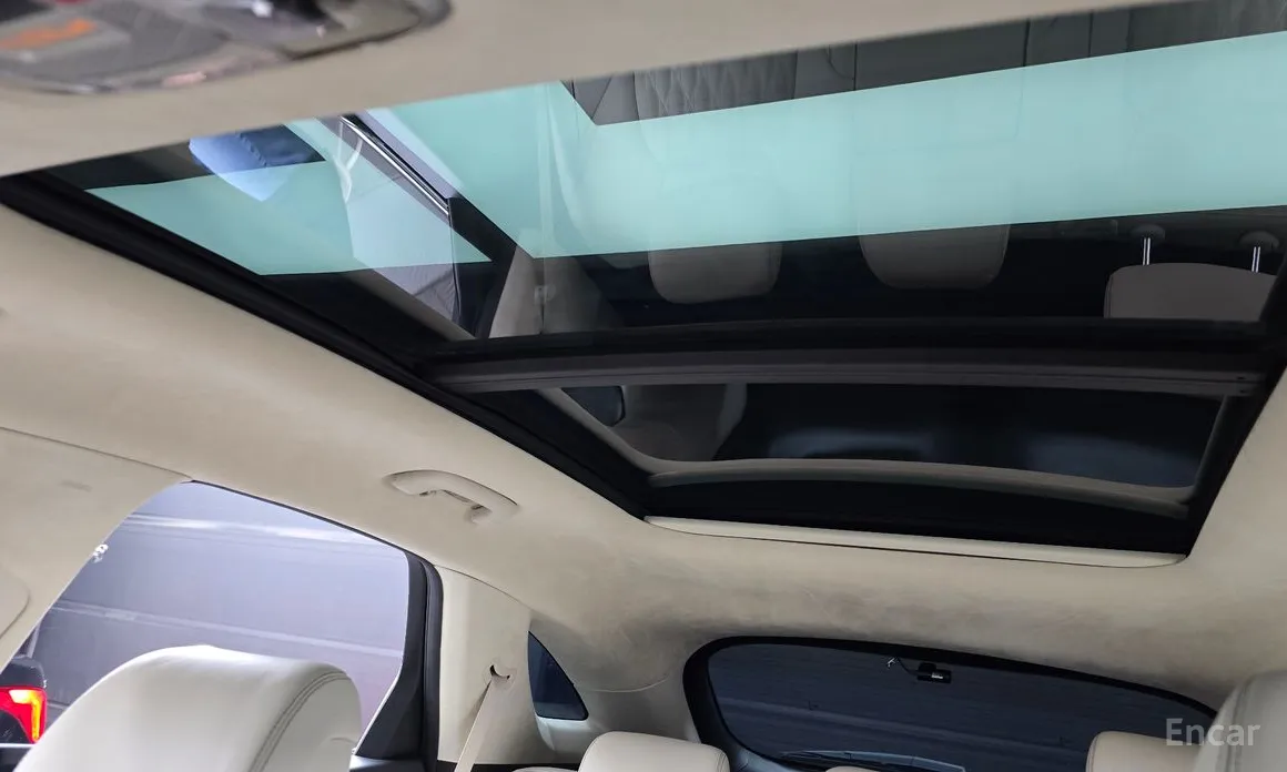 Photo 18 - Genesis GV70