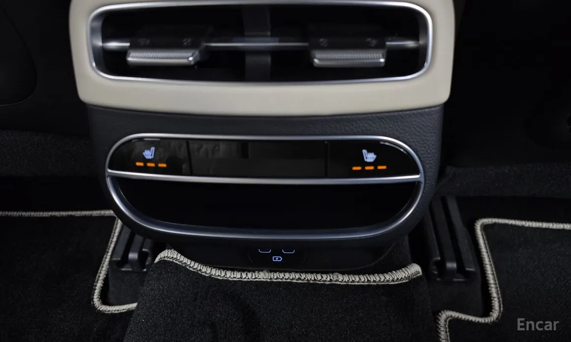 Photo 19 - Genesis GV70