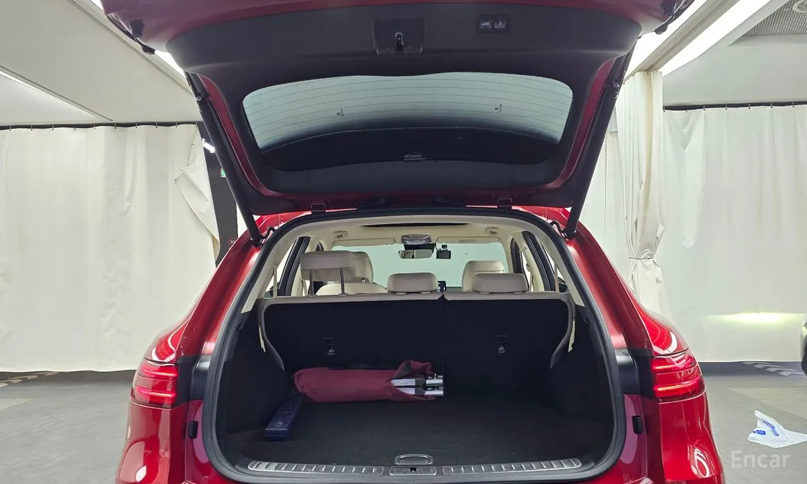 Photo 20 - Genesis GV70