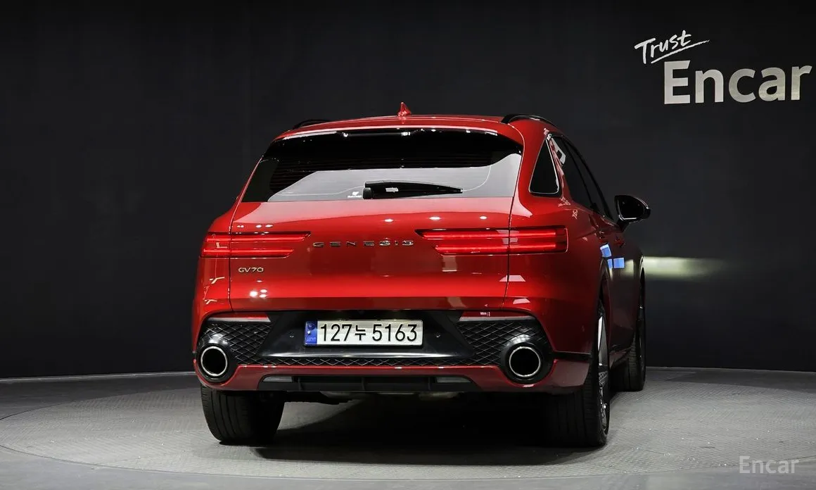 Photo 4 - Genesis GV70