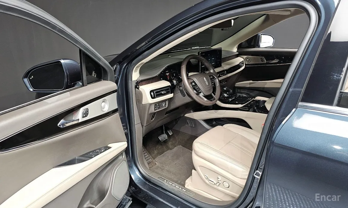 Фото 10 - Lincoln Nautilus