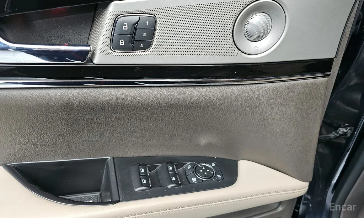 Фото 11 - Lincoln Nautilus