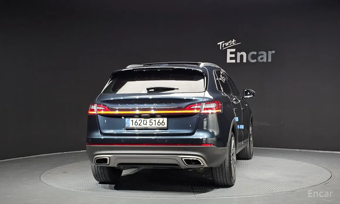 Фото 4 - Lincoln Nautilus