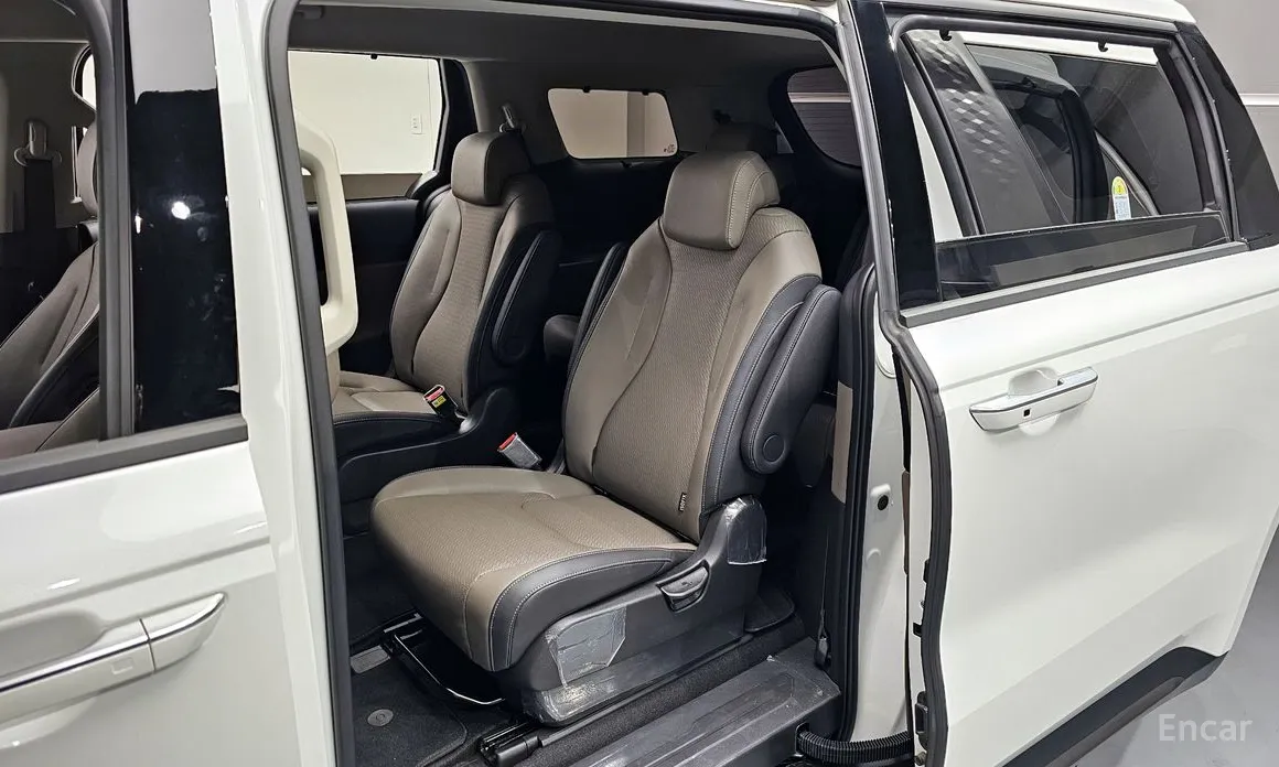 Фото 11 - Kia Carnival