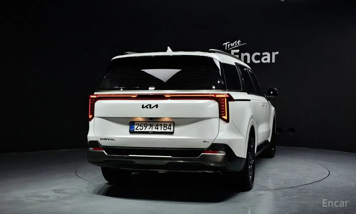 Фото 4 - Kia Carnival