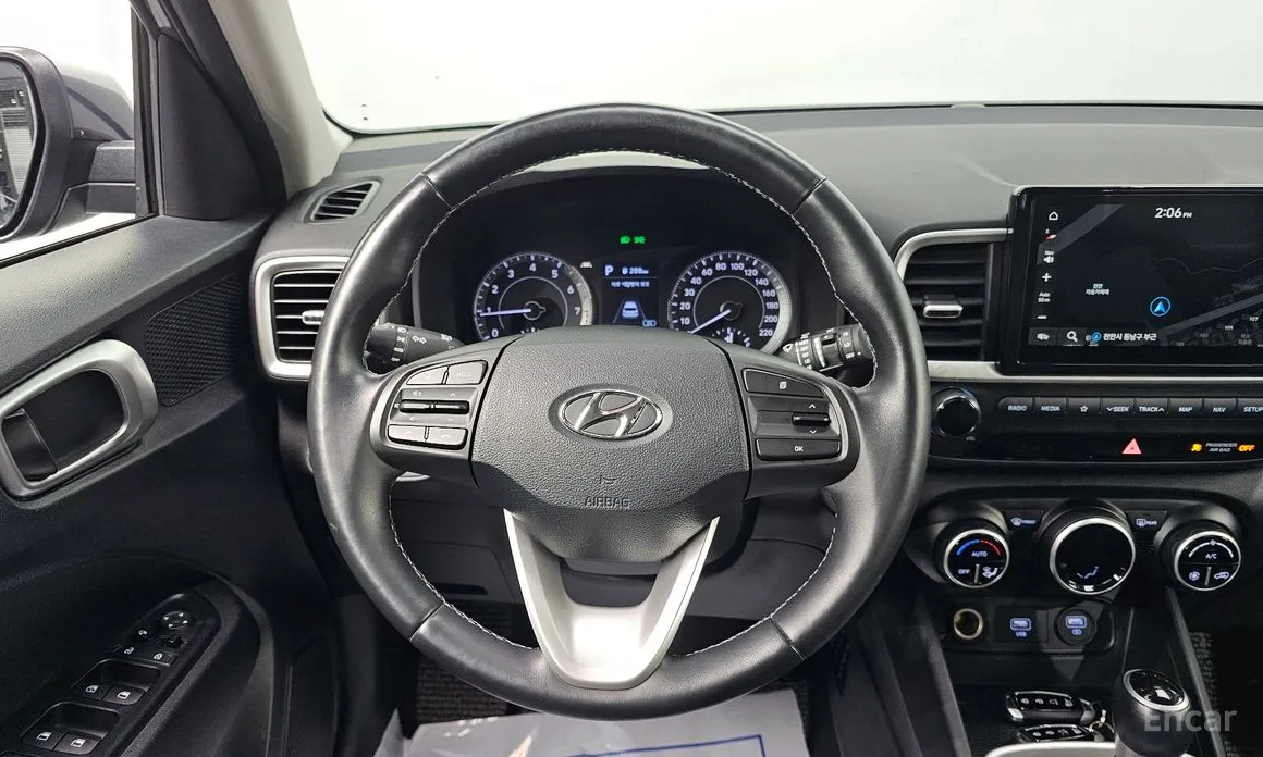 Фото 15 - Hyundai Venue