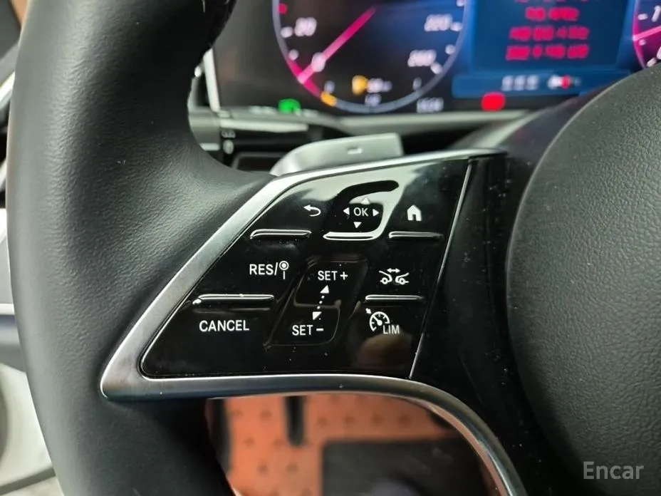 Фото 14 - Mercedes-Benz E-Class