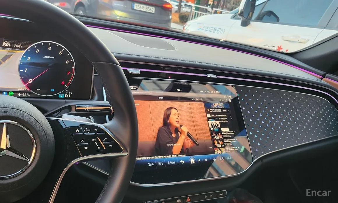 Фото 20 - Mercedes-Benz E-Class