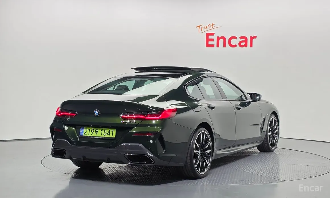 Фото 2 - BMW 8 Series