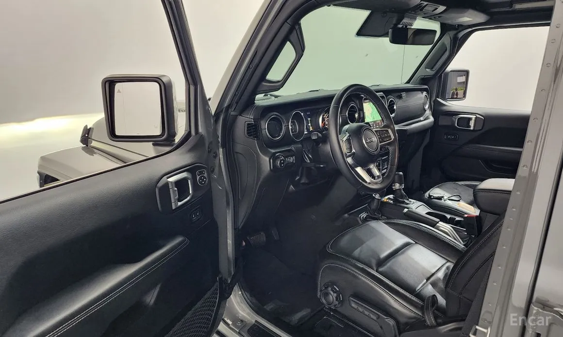 Фото 10 - Jeep Wrangler