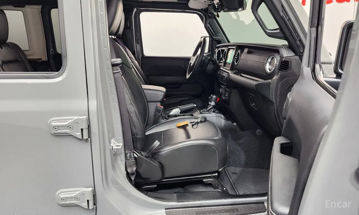 Фото 11 - Jeep Wrangler