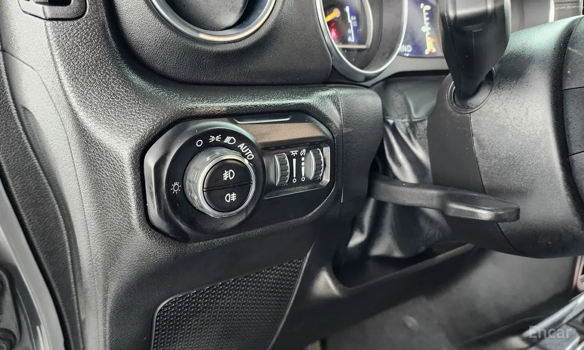 Фото 14 - Jeep Wrangler