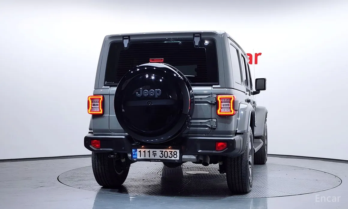 Фото 4 - Jeep Wrangler