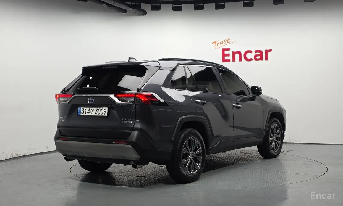 Фото 2 - Toyota RAV4