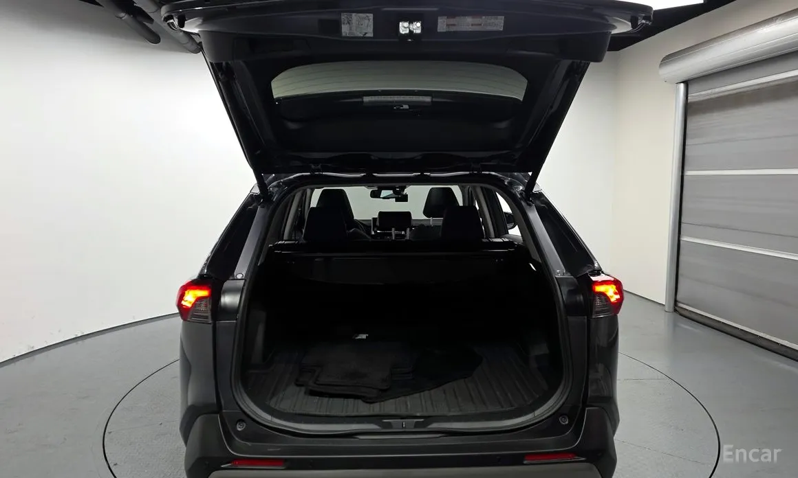 Фото 20 - Toyota RAV4