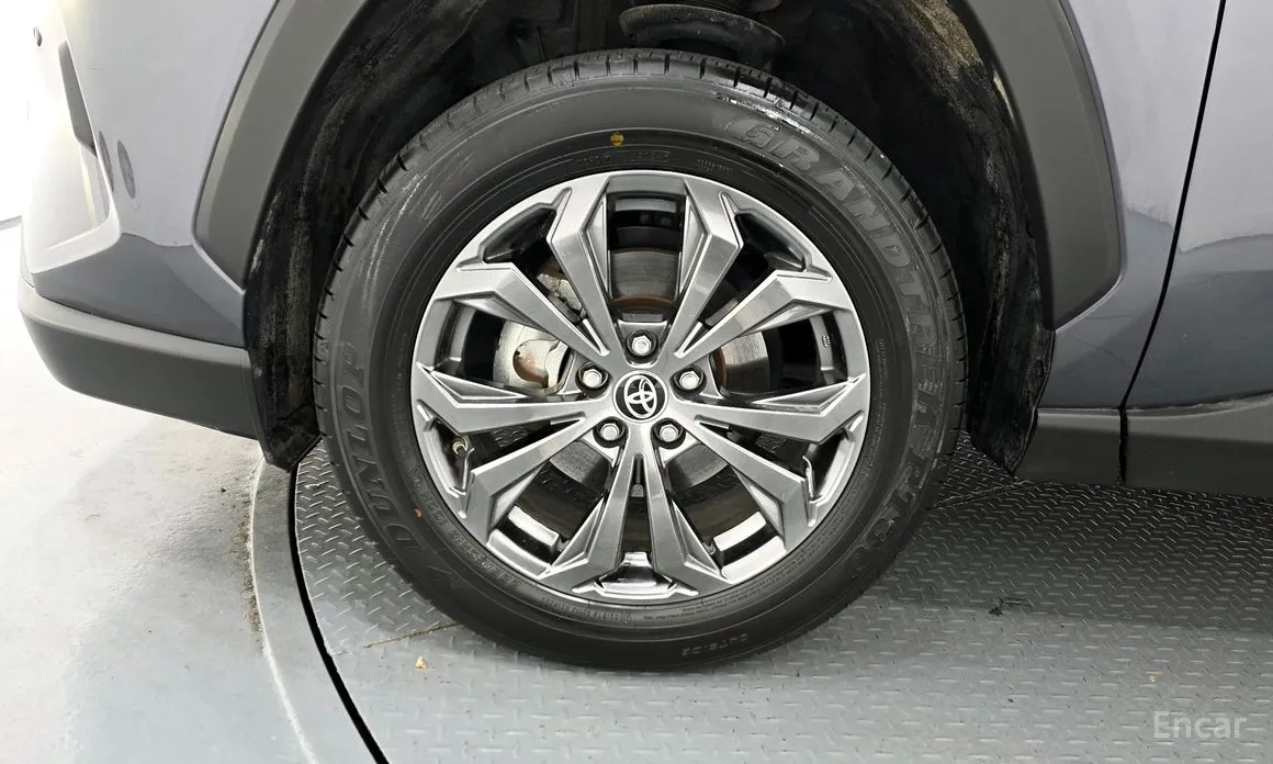 Фото 5 - Toyota RAV4