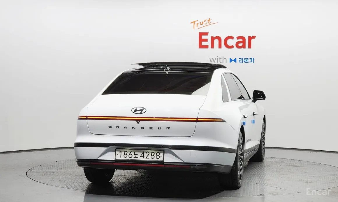 Фото 4 - Hyundai Grandeur