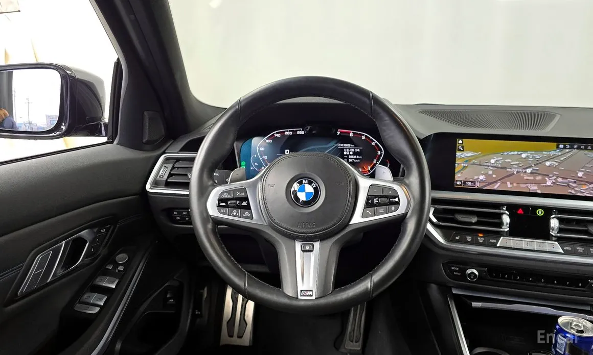 Photo 13 - BMW 3 Series
