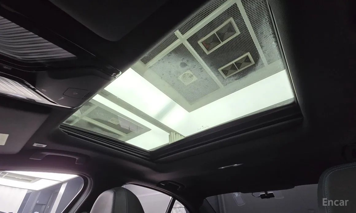 Photo 18 - BMW 3 Series