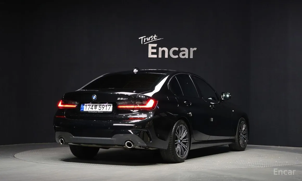 Photo 2 - BMW 3 Series