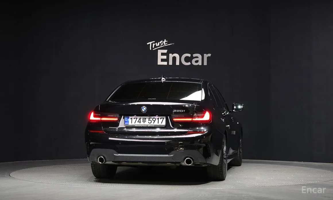 Photo 4 - BMW 3 Series